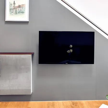 Seeglueck Seediamant - Moderne Maisonette-wohnung Mit Balkon Und Parkplatz In Seenaehe In Konstanz-dingels-dorf 康斯坦茨