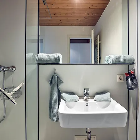 公寓 Seeglueck Seediamant - Moderne Maisonette-wohnung Mit Balkon Und Parkplatz In Seenaehe In Konstanz-dingels-dorf 康斯坦茨