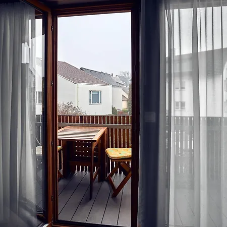 公寓 Seeglueck Seediamant - Moderne Maisonette-wohnung Mit Balkon Und Parkplatz In Seenaehe In Konstanz-dingels-dorf 康斯坦茨